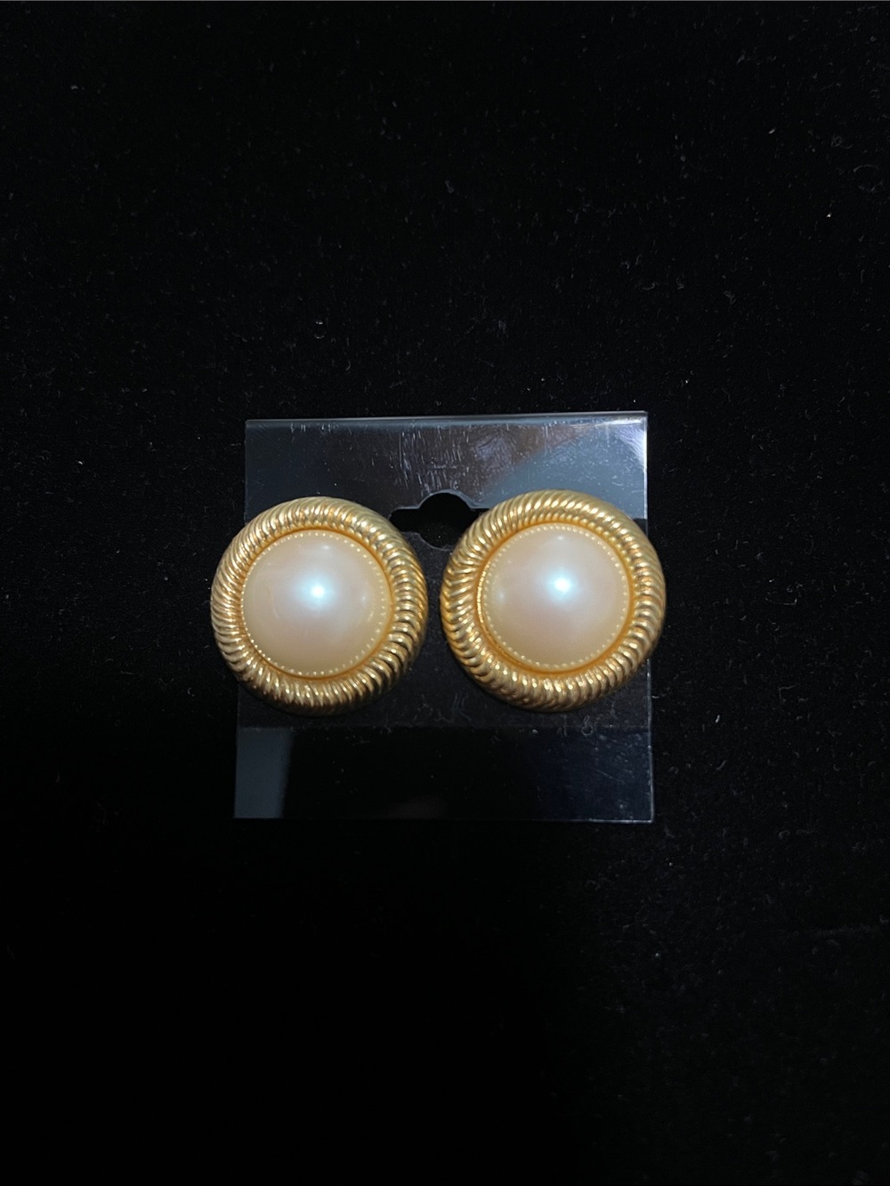 Richelieu Pearl Button Earrings - Classic Women’s Jewelry